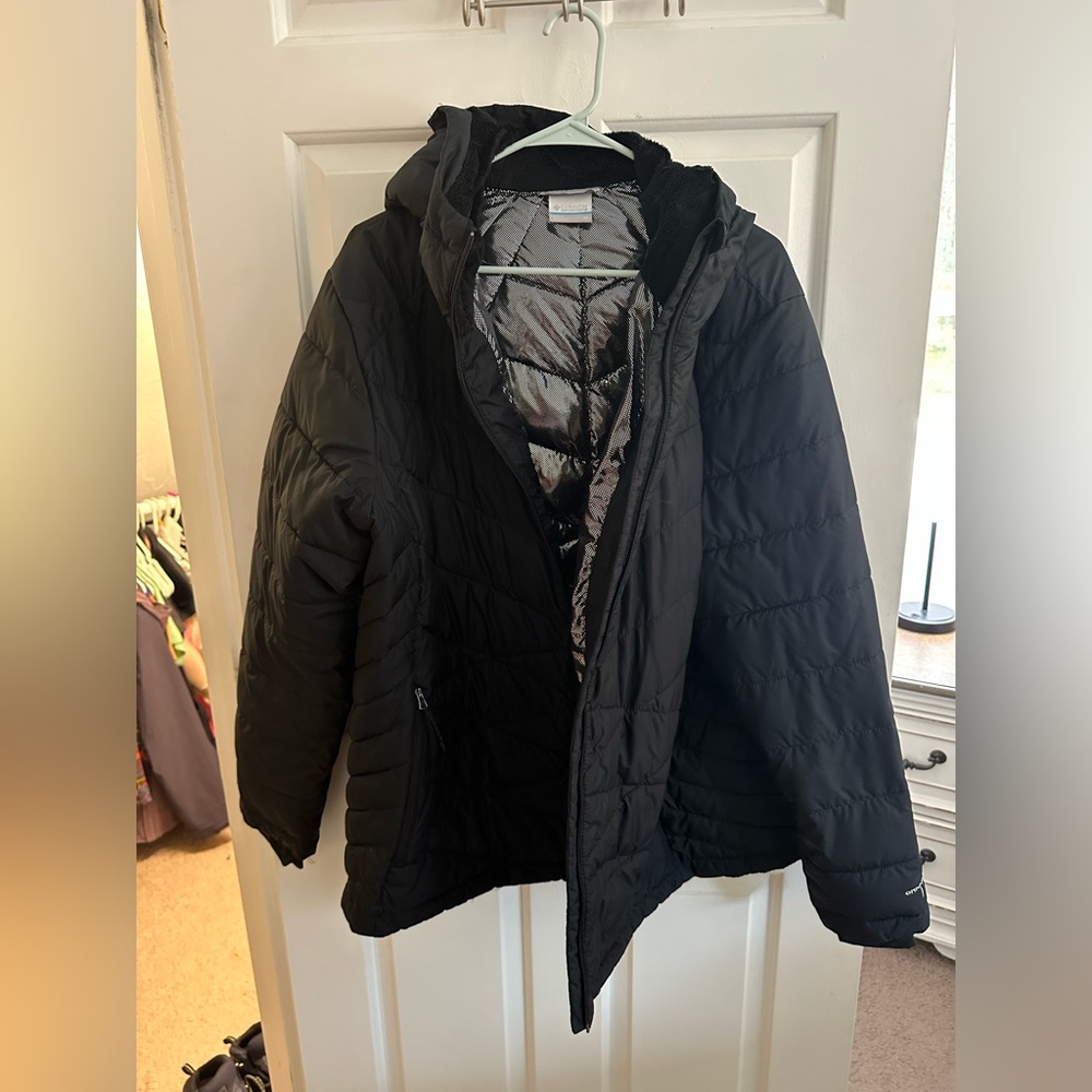 Columbia Women’s Black Puffer Jacket size 2x